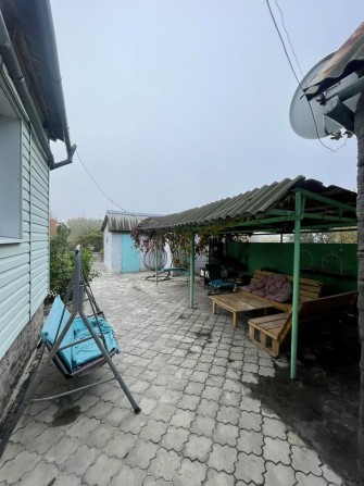 Продам дом  в связи с выеэдом за  границу - фото 1