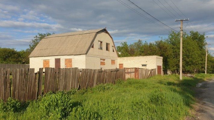 Продается дом с приват. землей 10 соток. Обмен на квартиру  или авто. - фото 1