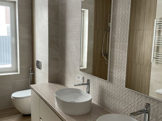 Продаж нового сучасного будинку .