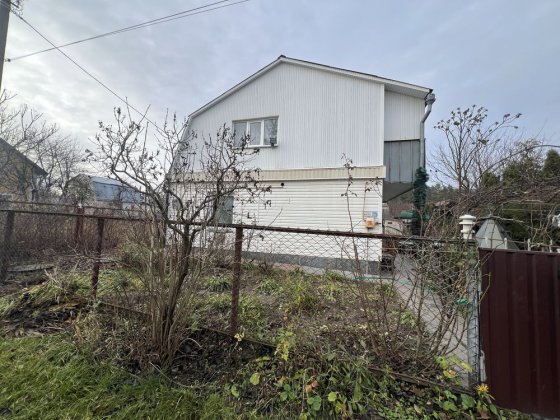 Продаж дачі зі зручностями Пряжов