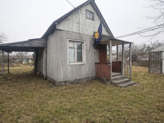Продаж дачної ділянки з будинком у Житомирській області Новогуйвиське