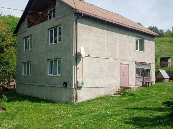 Продам будинок + баня+ своя скважина+ всі комунікації Свалява