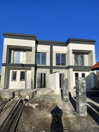 Котедж Будинок Дюплекс 202м.кв 420$ м.кв. Місто Тячів Квартира - фото 1