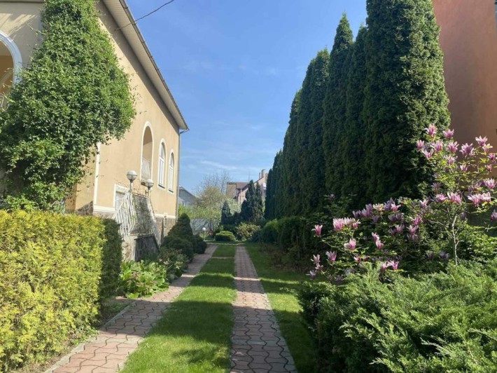 Просторий будинок передмістя Ужгороду - фото 1