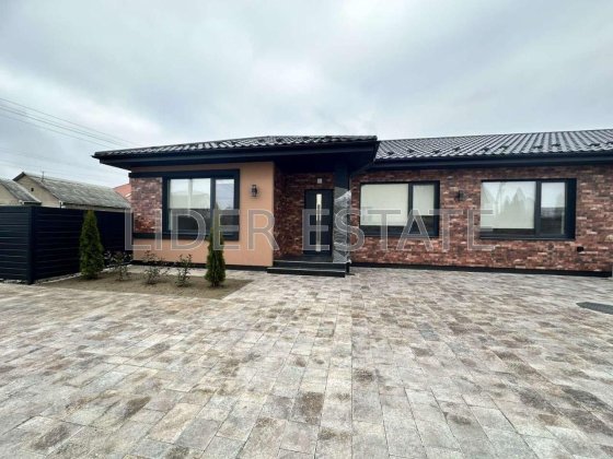 Продається ексклюзивний сучасний дуплекс з якісним ремонтом! Минай