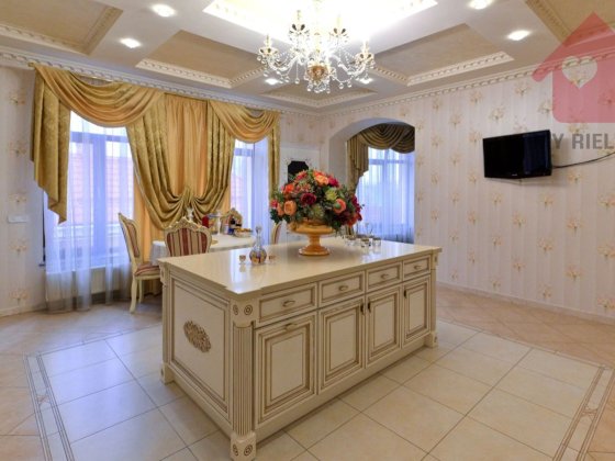 Продаж просторого і вишуканого будинку! Минай