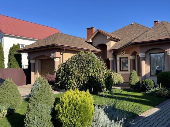 Продаж приватного будинку Минай