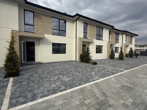 Продаж двухповерхового таунхаусу. Минай