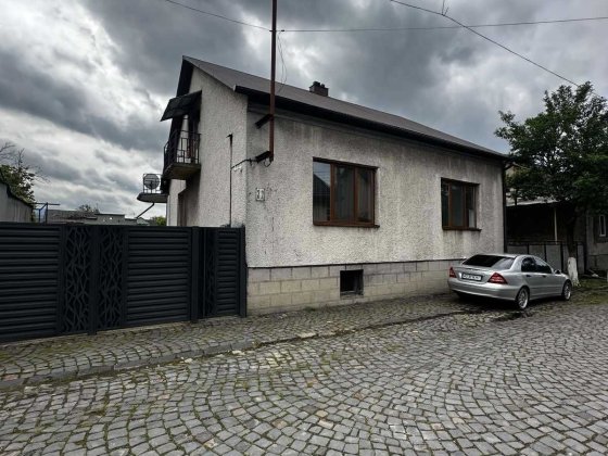 Продається будинок в м. Тячів Тячев