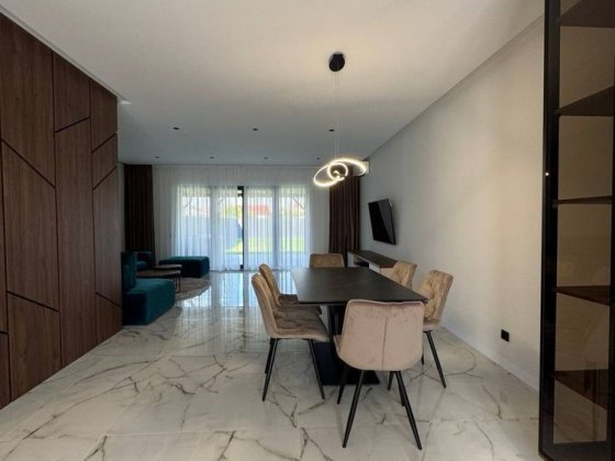 Продаж котеджу в Сторожниці з ремонтом Сторожница