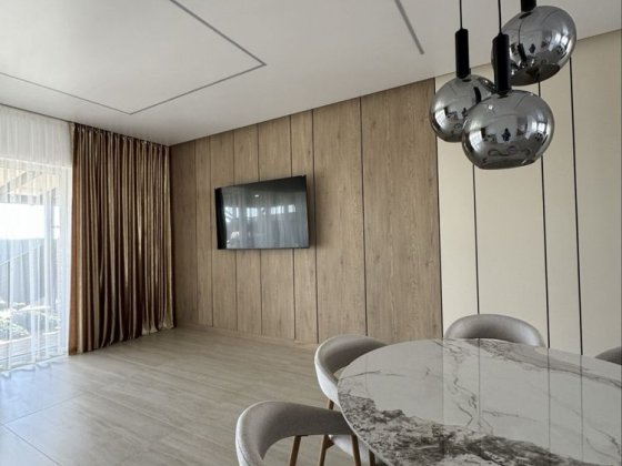 Продаж чудового танхаусу в New Village Сторожниця