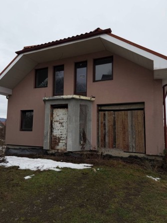 Продам дім в м. Іршава - фото 1