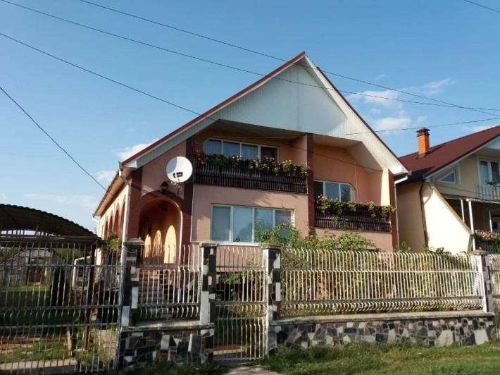 Дом с участком на продажу в Чопе! - фото 1