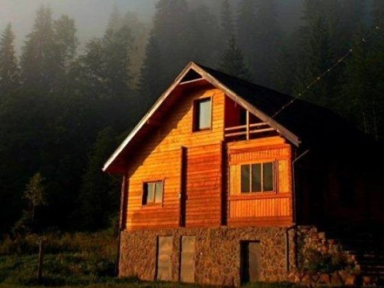 Продам зруб на діючій базі відпочинку Шаян