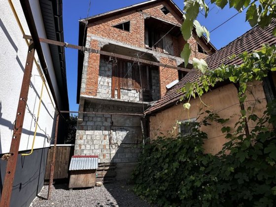 Продаж 2-Будинків В Центрі Чинадиево Чинадійово