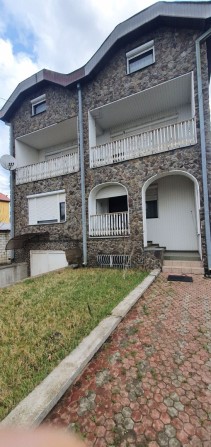 Продаж будинку біля міста Ужгород - фото 1