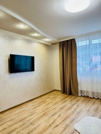 Продаж просторого сучасного будинку - фото 1