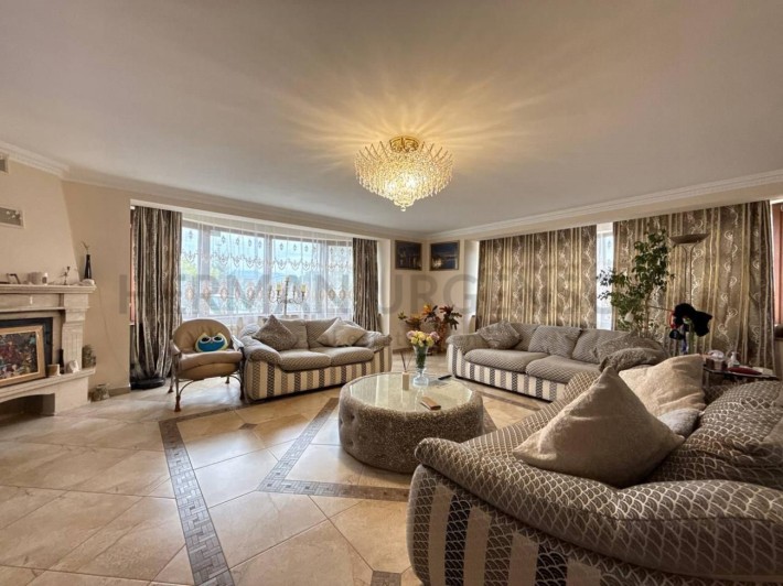 Продаж будинку 290 м.кв / 12 соток / Баранинці - фото 1