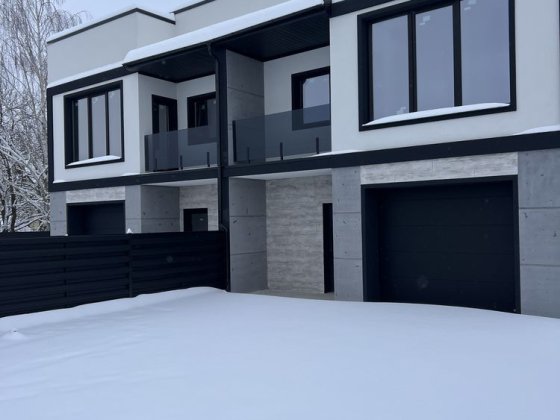 Готови дуплекс , велика ділянка, всі комунікаціі Криховцы