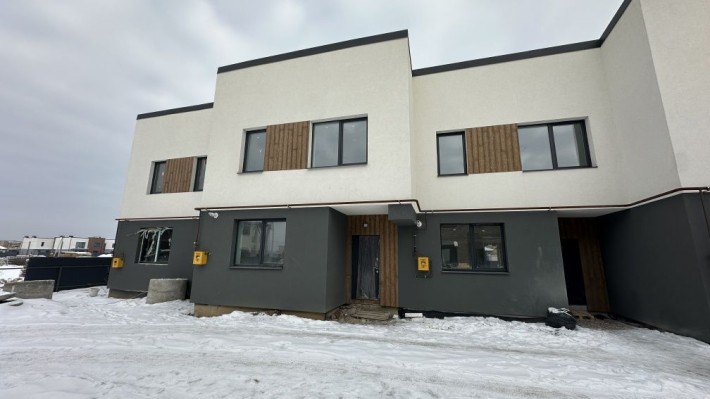 Сучасний таунхаус з дизайнерським ремонтом у Крихівцях — 118 м² - фото 1