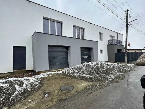 Продаж таунхаус з видом на Вовчинецькі гори Волчинец