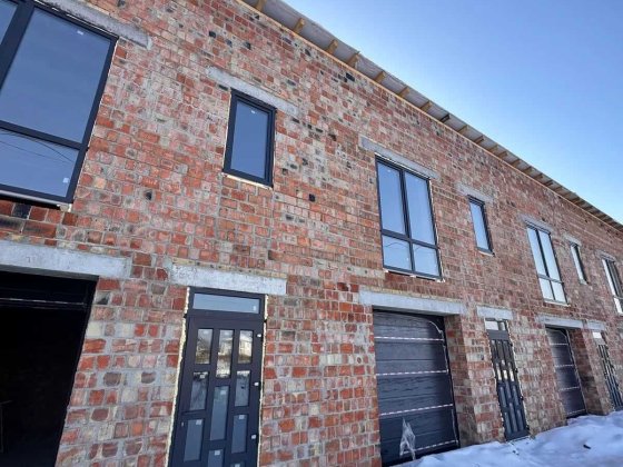 ЗБУДОВАНИЙ ТАУНХАУС за вигідною ціною в дуже хорошій локації! Крихівці