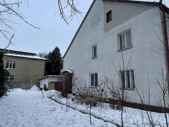Продається частина особняка . Угорники