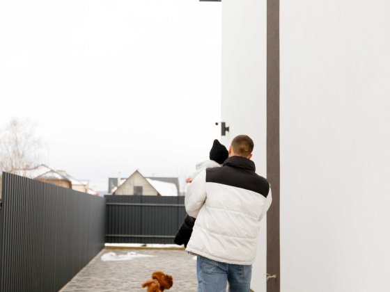 Таунхаус із Повністю Закритим ДВОРОМ! Угорники