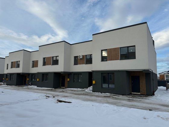 Таунхаус з ремонтом та власною ділянкою площею 118м.кв/ 10 хв до центу Крихівці