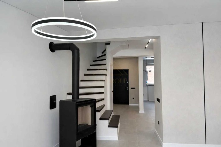 Продається таунхаус з ремонтом біля Калинової Слободи - фото 1