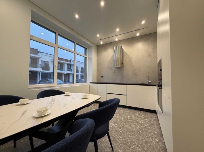 Продається Таунхаус з РЕМОНТОМ у Вовчинцях! - фото 1