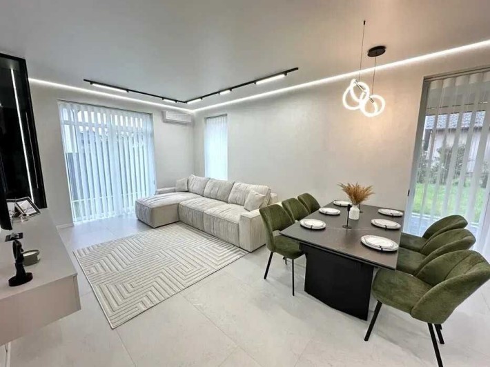 Продаж ОСОБНЯКА з якісним Авторським РЕМОНТОМ на початку Крихівців! - фото 1