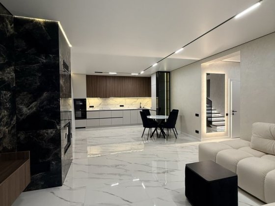 Продаж сучасного дуплекса на околиці Івано-Франківська Крихівці