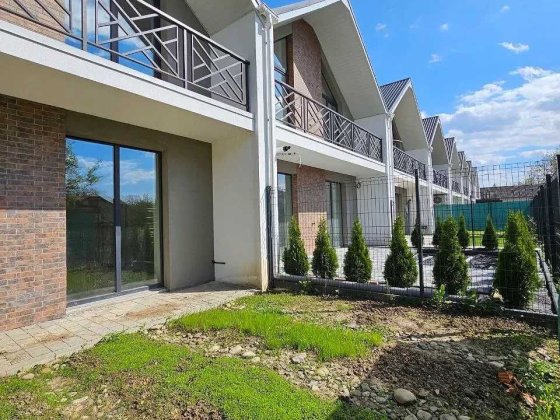 Таунхаус з гаражем в 10хв від центру Івано-Франківська Угорники