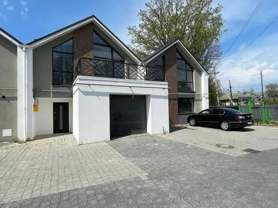 Таунхаус повністю зданий, 140м кв з гаражем с. Угорники Угорники