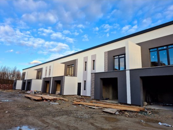 Таунхауз у Вул. Патріарха Володимира. Волчинец