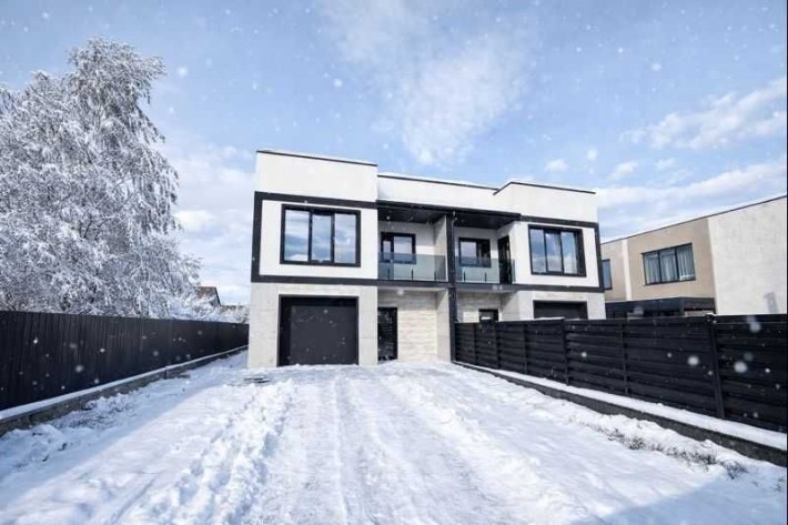 Дуплекс в Крихівцях - 135 м2 та ділянкою 5 соток - фото 1