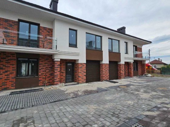 Дуплекс в закритому містечку у с.Вовчинець Волчинец