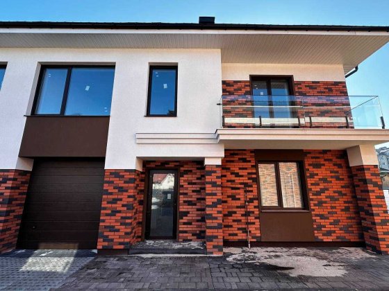 Будинок у мальовничому передмісті готовий до ремонту від забудовника! Волчинец