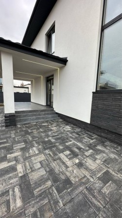 Продаю будинок в Крихівцях 8сот. землі з усіма міськими комунікаціями - фото 1