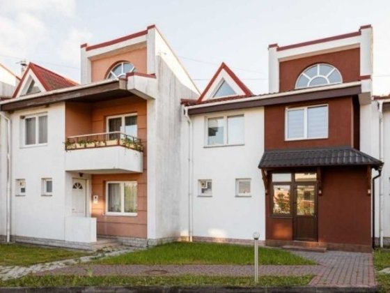 Продається таунхаус за містом Угринов