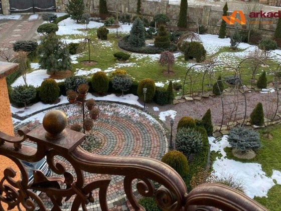 Просторий будинок з 17 сотками землі Угринов