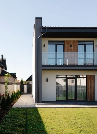 Продам таунхаус №1 з гаражем неподалік міського озера і парку Шевченка - фото 1