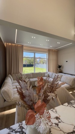 Продаж!Розкішний будинок в с.Крихівці - фото 1