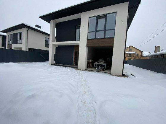 Продаю приватний будинок в Крихівцях. Крихівці