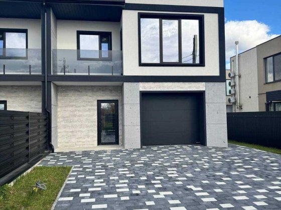 Продаж сучасного дуплексу з земельною ділянкою у Крихівцях Крихівці