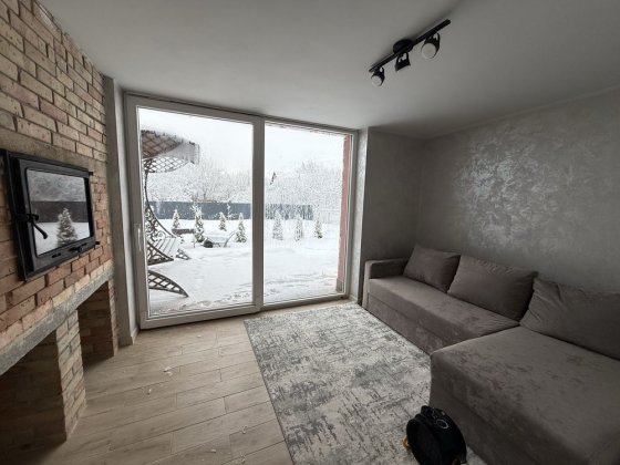 Сучасний новий будинок у передмісті! Продаж Черніїв