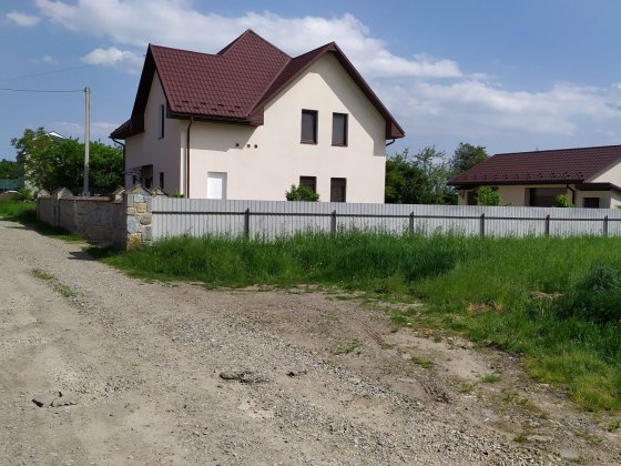 Продається будинок по близу м. Івано Франківська, в селі Черніїв. Черніїв