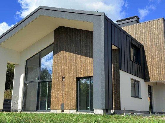 Просторий будинок, котедж в КМ Черніїв