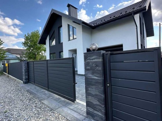 Продаж будинку готового для ремонту Микитинці